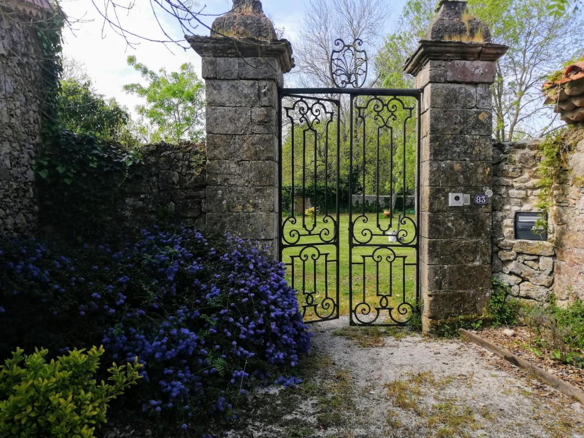 Au Logis De La Mongie Bed & Breakfast Soullans Екстериор снимка